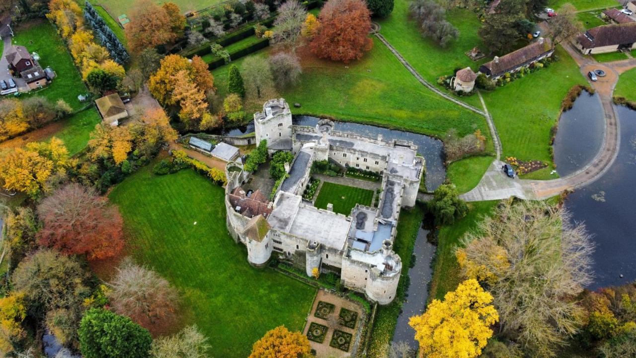 דירות Lady Florence, Maidstone A Unique River Boat With Castle Views מראה חיצוני תמונה